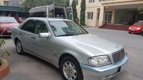 Mercedes-Benz C200  2.0 MT  2000 - Chính chủ bán Mercedes C200 2.0 MT đời 2000, màu bạc