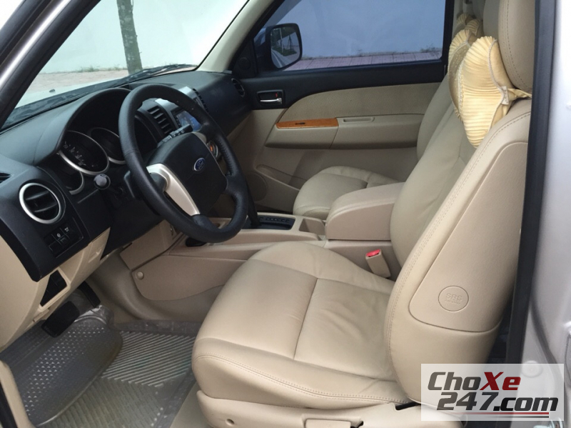 Ford Everest 2.5 2103 - Cần bán lại xe Ford Everest 2.5 đời 2103, số tự động, giá chỉ 645 triệu