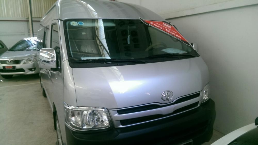 Toyota Hiace 2.7 2016 - Bán xe Toyota Hiace 2.7 đời 2016, màu bạc, nhập khẩu nguyên chiếc số sàn