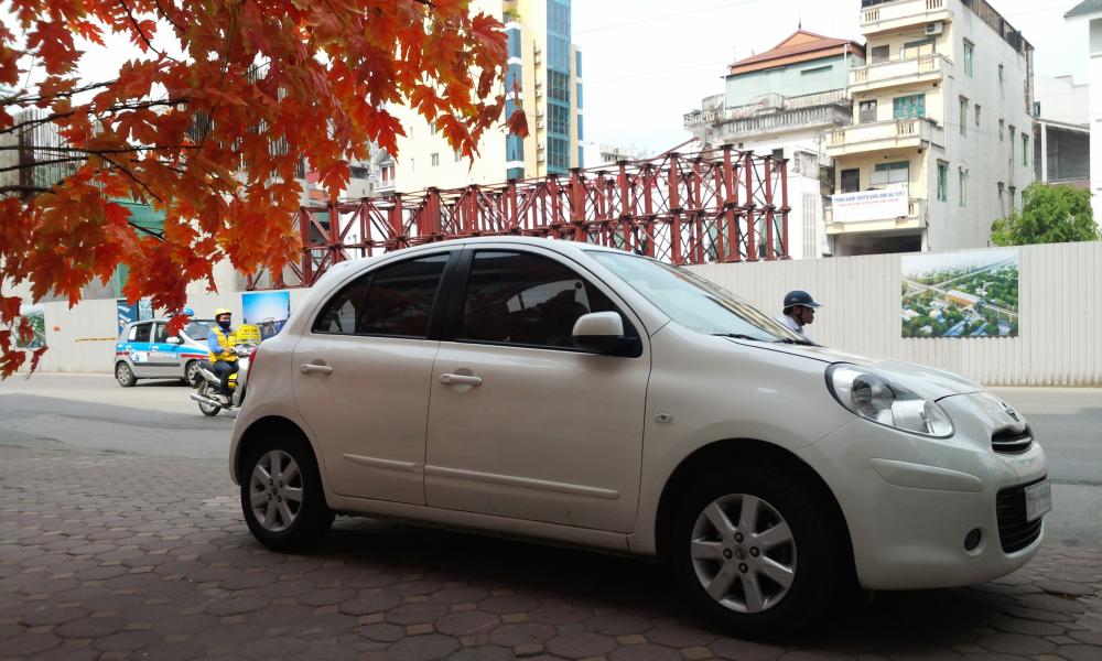 Nissan Micra 2011 - Bán Nissan Micra đời 2011, màu trắng, nhập khẩu nguyên chiếc