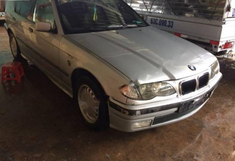 BMW 3 Series 320i 1998 - Cần bán xe BMW 3 Series 320i đời 1998, màu bạc, xe nhập, 220tr