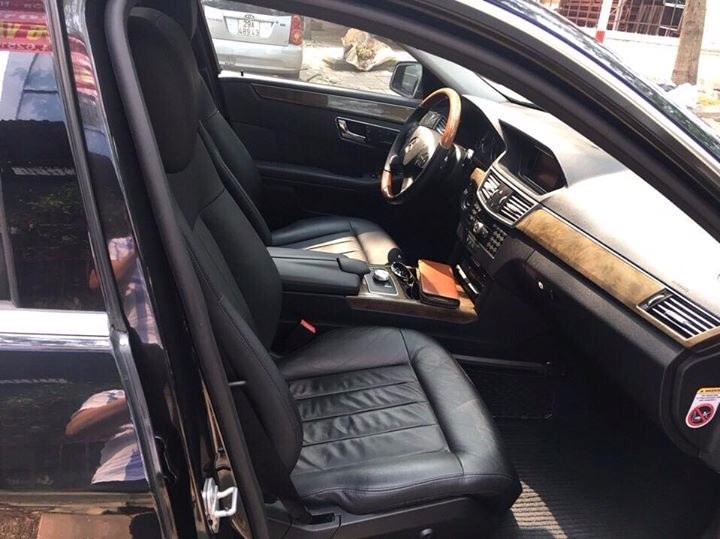 Mercedes-Benz E300 2009 - Bán ô tô Mercedes E300 đời 2009, màu đen, xe nhập