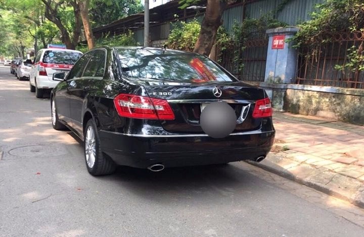 Mercedes-Benz E300 2009 - Bán ô tô Mercedes E300 đời 2009, màu đen, xe nhập