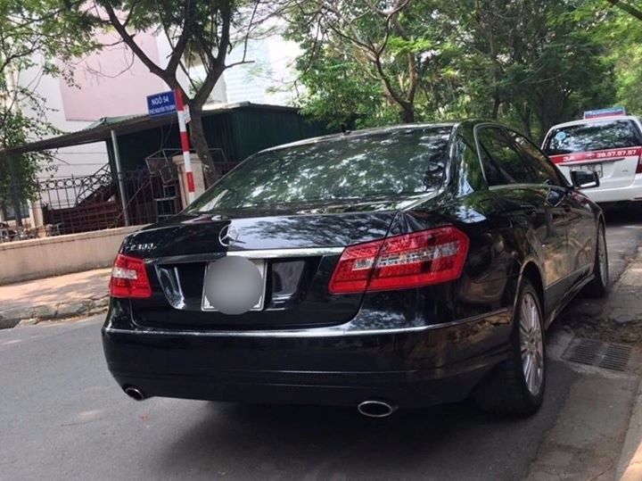 Mercedes-Benz E300 2009 - Bán ô tô Mercedes E300 đời 2009, màu đen, xe nhập