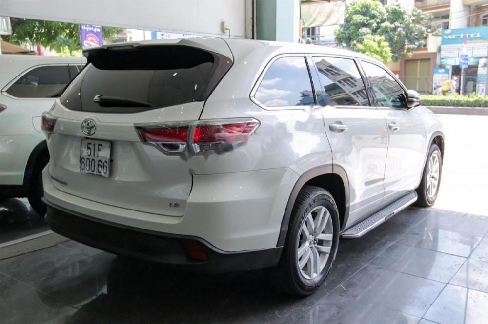 Toyota Highlander LE 2015 - Cần bán xe Toyota Highlander LE đời 2015, màu trắng, xe nhập