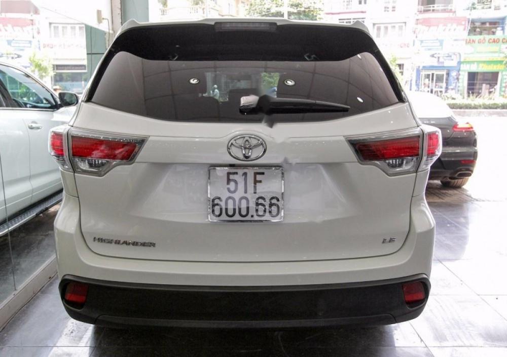 Toyota Highlander LE 2015 - Cần bán xe Toyota Highlander LE đời 2015, màu trắng, xe nhập