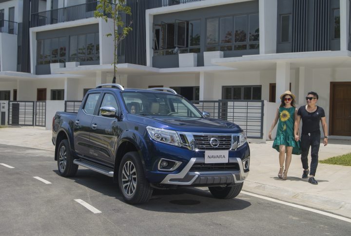 Nissan Navara AT 2017 - Cần bán xe Nissan Navara VL giao ngay, màu xanh lam, nhập khẩu, đủ màu giao ngay giá tốt nhất thị trường Việt Nam