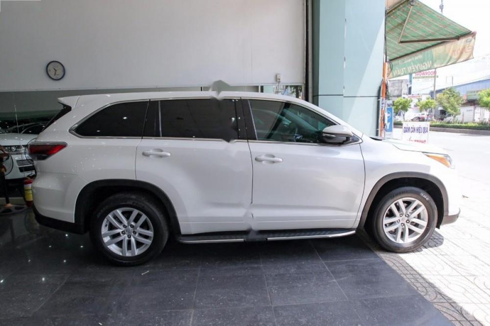 Toyota Highlander LE 2015 - Cần bán xe Toyota Highlander LE đời 2015, màu trắng, xe nhập