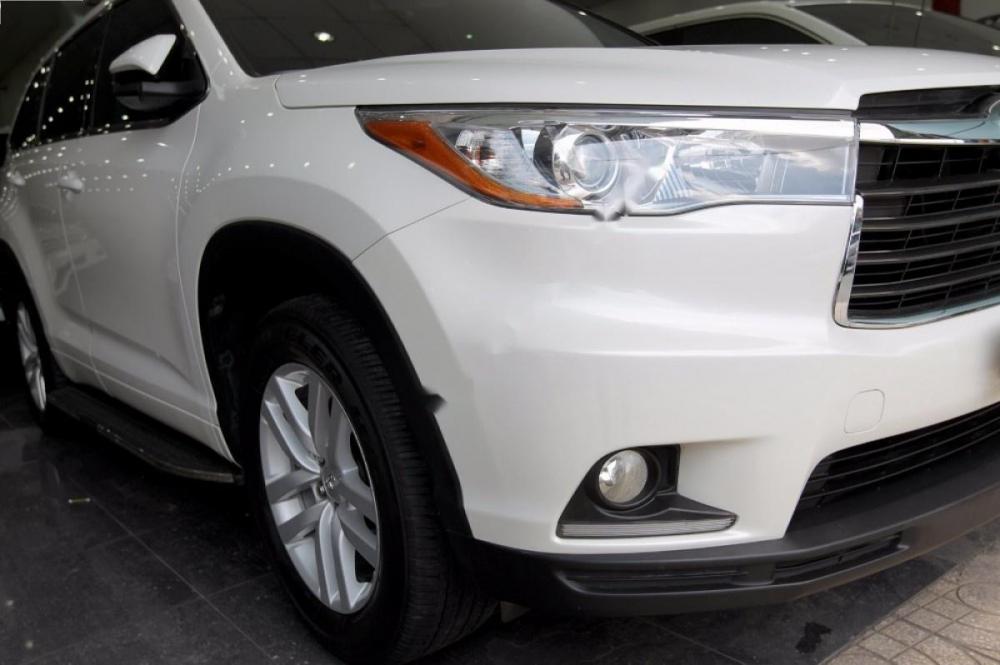 Toyota Highlander LE 2015 - Cần bán xe Toyota Highlander LE đời 2015, màu trắng, xe nhập