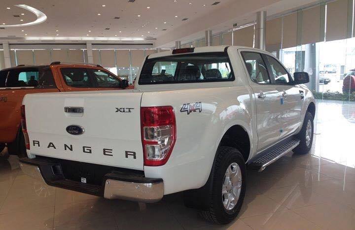 Ford Ranger XLT 4*4 MT 2017 - Bán Ford Ranger XLT 2017 có xe giao ngay, đủ màu, giảm giá lên đến 50tr- 0933.156.222