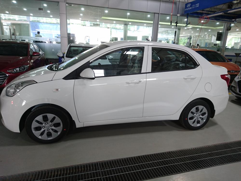 Hyundai Grand i10 1.2MT   2018 - Bán xe Hyundai Grand i10 1.2MT Sedan đời 2018, màu trắng, giá tốt