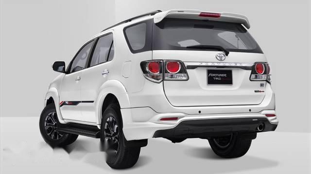 Toyota Fortuner  TRD-Sportivo   2015 - Bán ô tô Toyota Fortuner TRD-Sportivo đời 2015, màu trắng