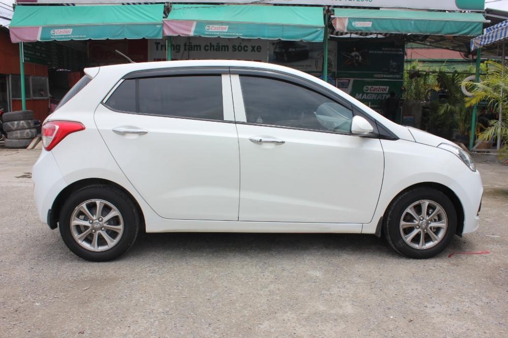 Kia K3 1.6 AT  2012 - Cần bán xe Kia K3 1.6 AT 2013, màu bạc, xe đẹp, giá cạnh tranh