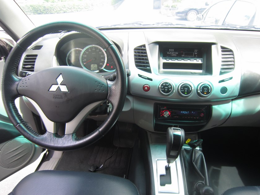 Mitsubishi Triton GLS 2014 - Bán ô tô Mitsubishi Triton GLS sản xuất 2014, màu xám, xe nhập