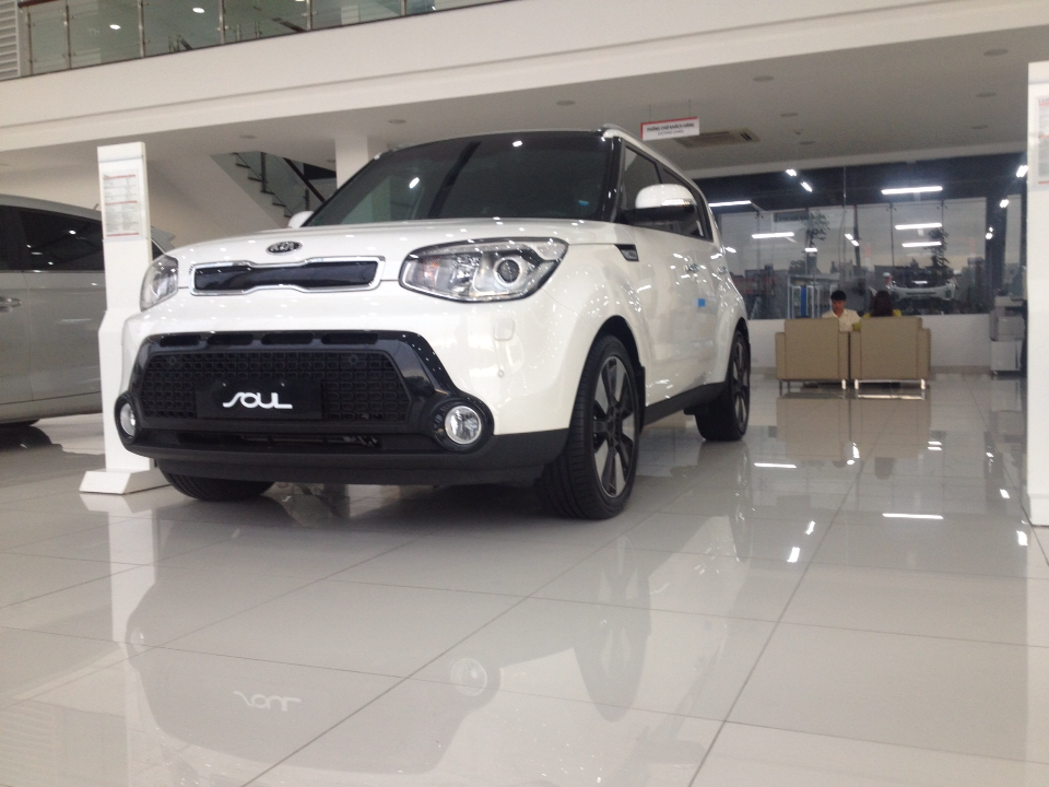 Kia Soul 2015 - Bán Kia Soul đời 2015 xe nhập khẩu nguyên chiếc full options giá cực sốc chỉ với 770tr