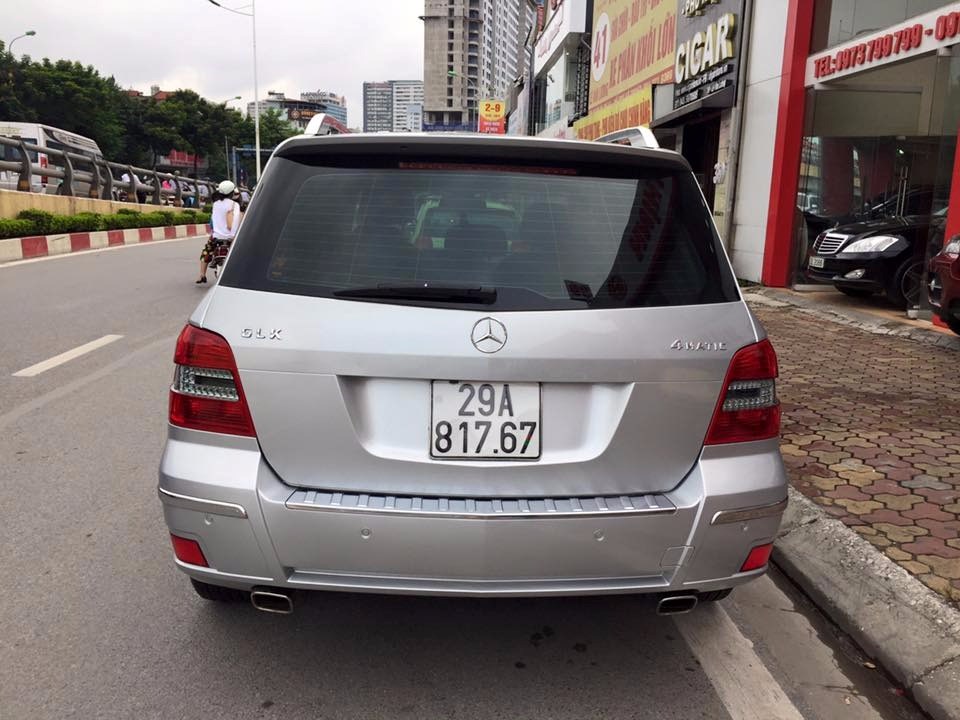 Mercedes-Benz GLK 2009 - Cần bán gấp Mercedes GLK300 4 Matic đời 2009, màu bạc, nhập khẩu nguyên chiếc, số tự động