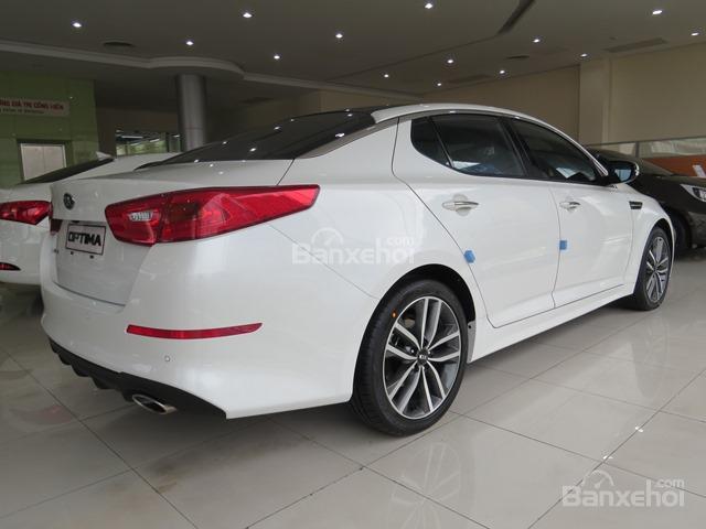 Kia Optima 2.0GAT 2018 - Bán Kia Optima 2.0GAT năm sản xuất 2018, màu trắng, giá chỉ 779 triệu