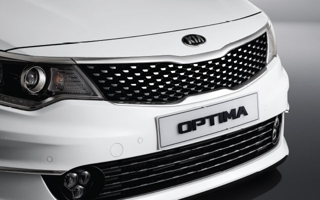 Kia Optima 2.0GAT 2018 - Bán Kia Optima 2.0GAT năm sản xuất 2018, màu trắng, giá chỉ 779 triệu