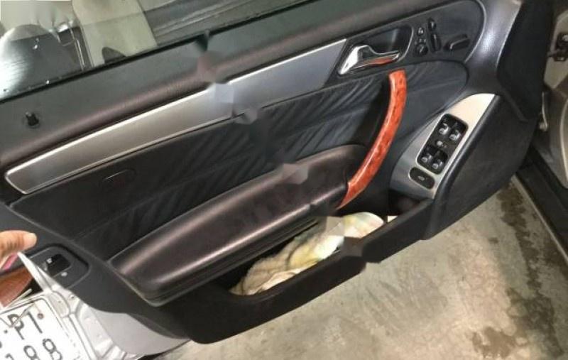 Mercedes-Benz C class C240 Avantgarde 2004 - Bán Mercedes C240 Avantgarde 2004, màu xám, 250 triệu