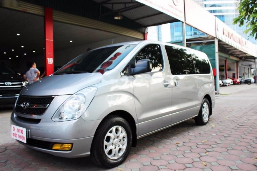 Hyundai Starex Grand 2015 - Ô tô Đức Thiện bán Hyundai Starex Grand đời 2015, màu bạc, nhập khẩu