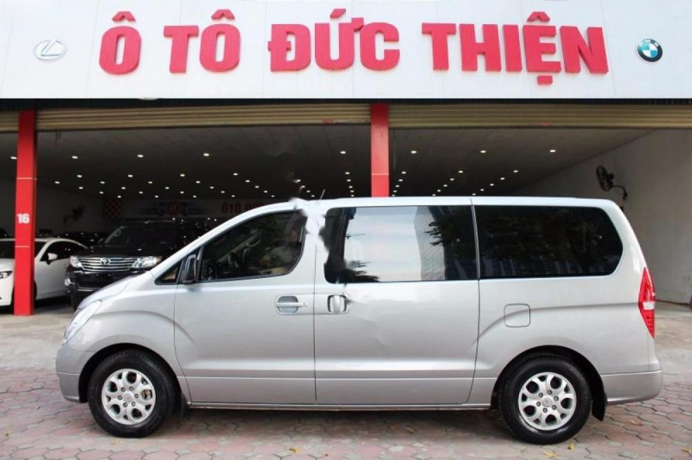 Hyundai Starex Grand 2015 - Ô tô Đức Thiện bán Hyundai Starex Grand đời 2015, màu bạc, nhập khẩu