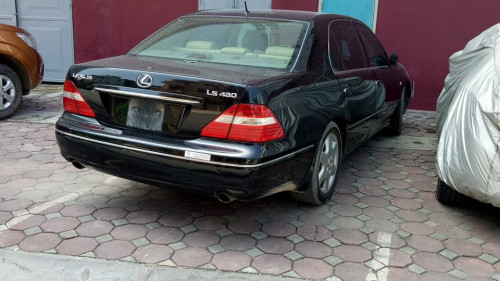 Lexus LS   AT  2005 - Bán Lexus LS AT 2005, màu đen, nhập khẩu