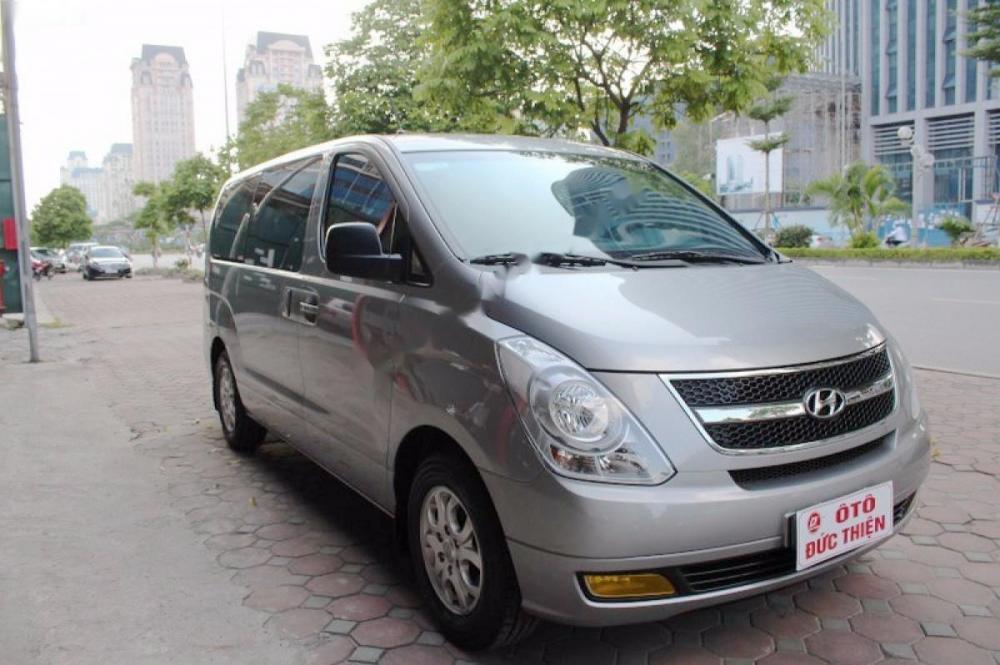 Hyundai Starex Grand 2015 - Ô tô Đức Thiện bán Hyundai Starex Grand đời 2015, màu bạc, nhập khẩu