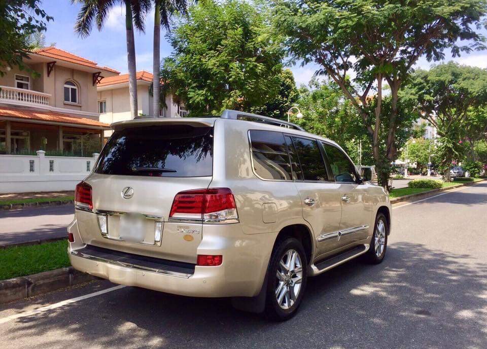 Lexus LX 570 2012 - Bán xe Lexus LX 570 năm 2012, màu vàng cát, xe nhập Mỹ đăng ký 2013 tư nhân