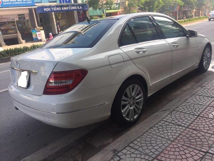 Mercedes-Benz C class 250 2011 - Bán Mercedes 250 đời 2011, màu trắng đẹp như mới