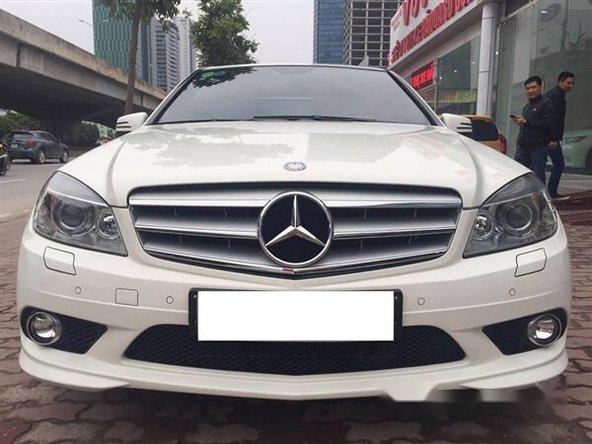 Mercedes-Benz C class C300   2010 - Bán xe cũ Mercedes C300 đời 2010, màu trắng số tự động, 750tr