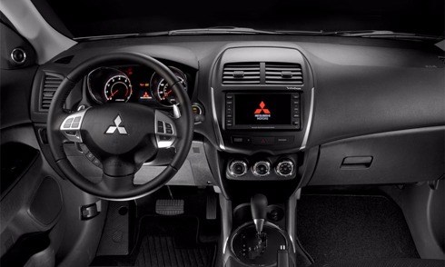Mitsubishi Outlander Sport 2017 - Cần bán xe Mitsubishi Outlander Sport sản xuất 2017, màu đen, xe nhập