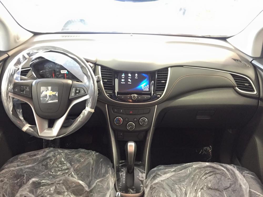 Chevrolet Trax 2017 - Cần bán xe Chevrolet Trax đời 2017, nhập khẩu chính hãng, giá chỉ 679 triệu