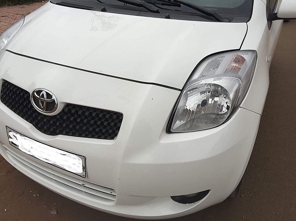 Toyota Yaris 2005 - Xe Toyota Yaris đời 2005, màu trắng, nhập khẩu, số tự động, giá 320tr