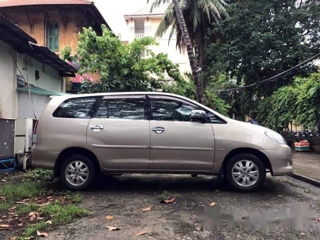 Toyota Innova  G-SR  2010 - Bán Toyota Innova G-SR năm 2010 số sàn