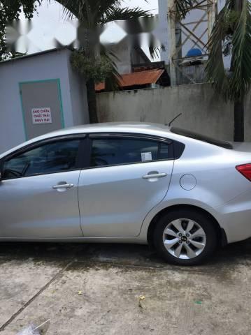 Kia Rio 2015 - Cần bán xe Kia Rio năm 2015, màu bạc giá cạnh tranh