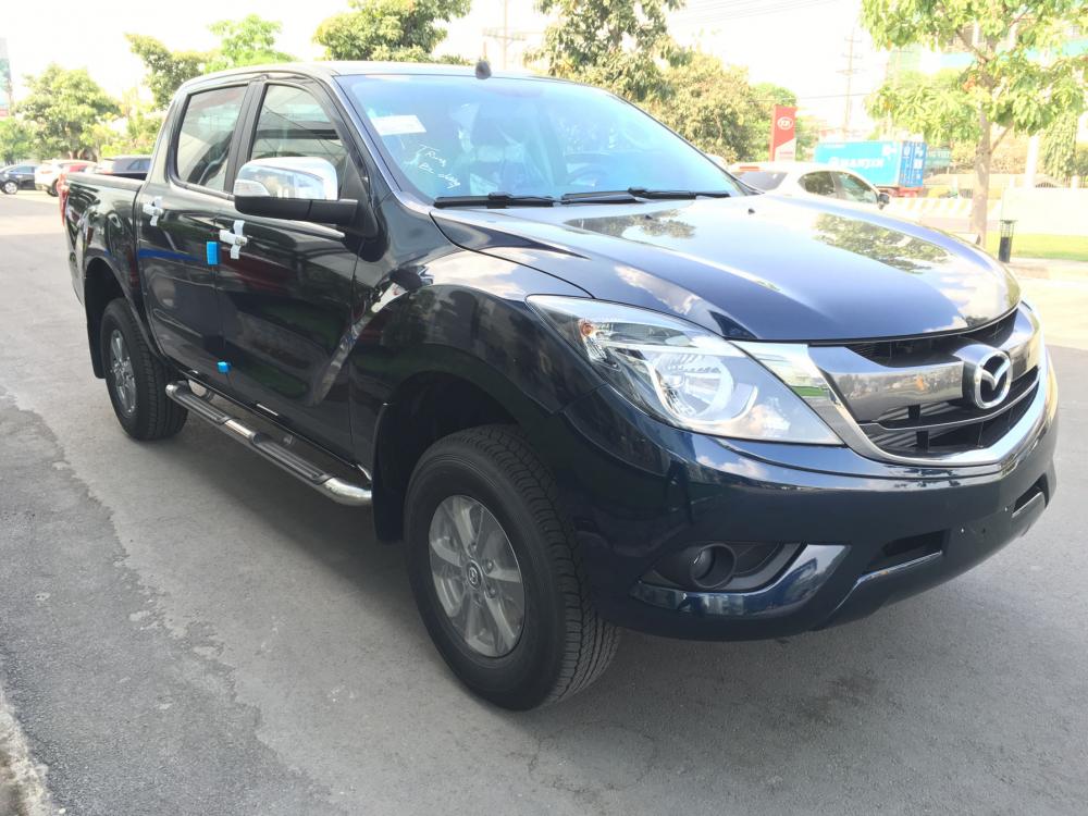 Mazda BT 50 4WD MT 2.2L 2017 - Cần bán Mazda BT 50 4WD MT 2.2L 2018, màu đen, giá 680tr