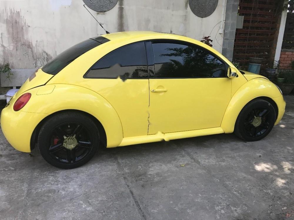 Volkswagen Beetle 2.5 MT 2005 - Bán Volkswagen Beetle 2.5 MT đời 2005, màu vàng, nhập khẩu 