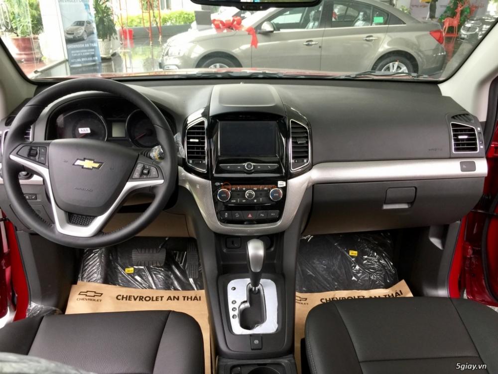 Chevrolet Captiva Revv LTZ 2.4 AT 2017 - Bán Chevrolet Captiva Revv 2017 KM cực khủng. LH: Kiểm 0976.828.297 để có giá tốt nhất Miền Nam