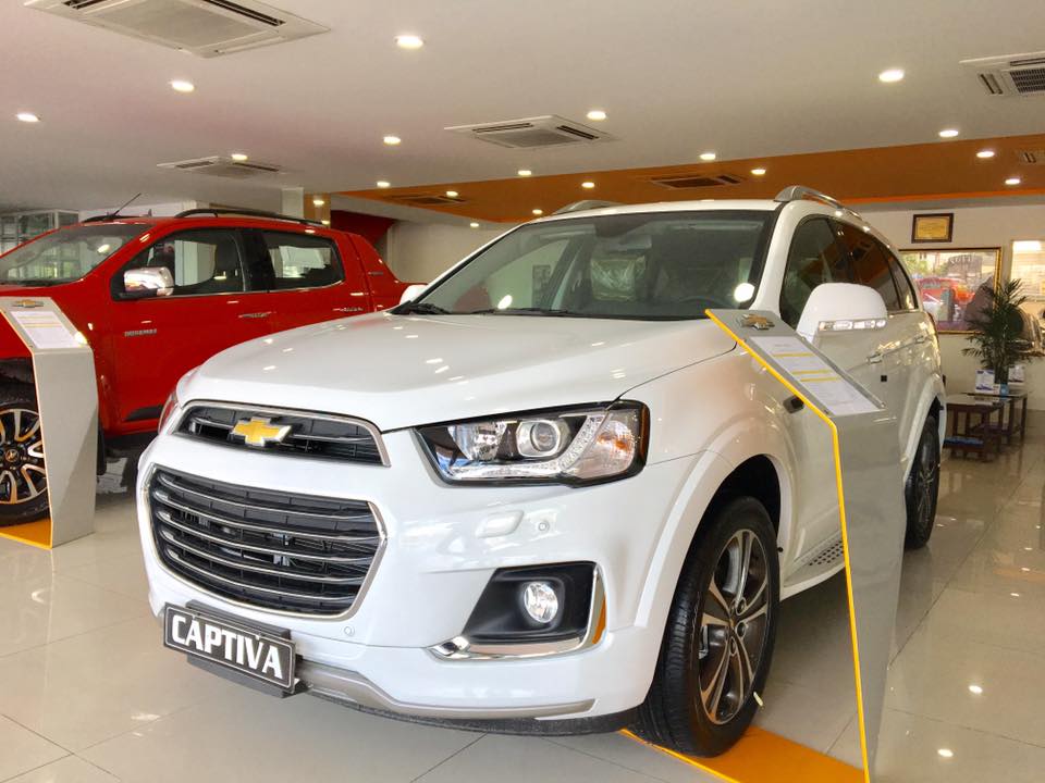 Chevrolet Captiva Revv LTZ 2.4 AT 2017 - Bán Chevrolet Captiva Revv 2017 KM cực khủng. LH: Kiểm 0976.828.297 để có giá tốt nhất Miền Nam