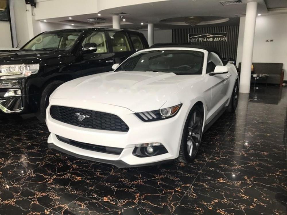 Ford Mustang Ecoboost 2.3L 2016 - Cần bán xe Ford Mustang Ecoboost 2.3L sản xuất 2016, màu trắng, xe nhập