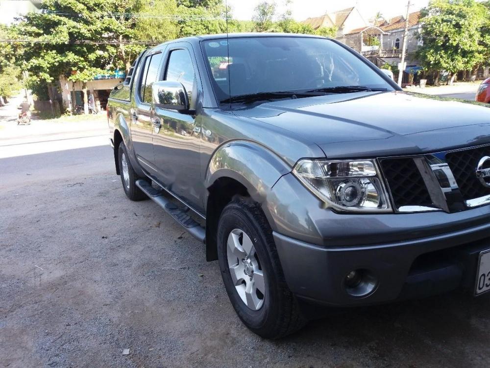 Nissan Navara LE 2012 - Bán ô tô Nissan Navara LE sản xuất 2012, màu xám, nhập khẩu Thái còn mới