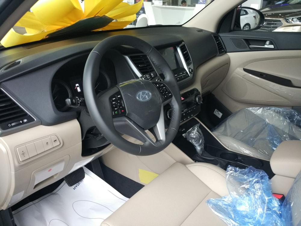 Hyundai Tucson 2.0  AT  2017 - Bán Hyundai Tucson 2.0 AT năm 2018, màu đỏ, giá chỉ 890 triệu