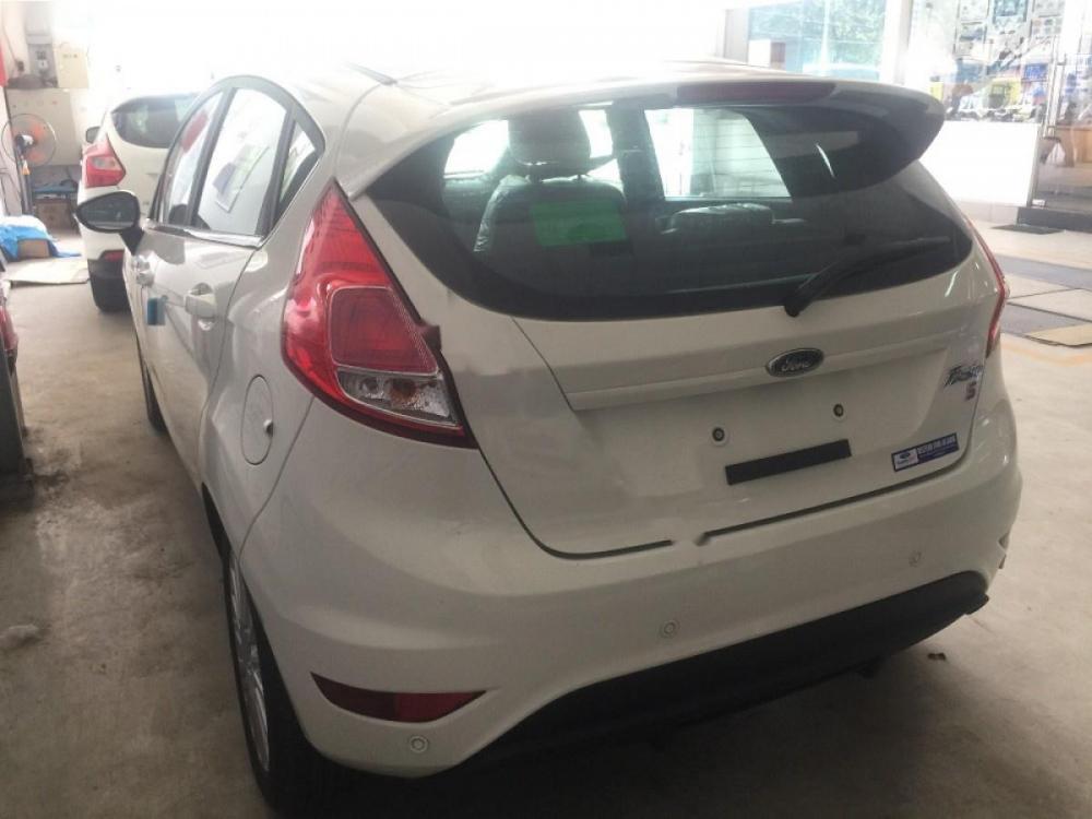 Ford Fiesta S 1.5 AT 2017 - Bán Ford Fiesta S 1.5 AT đời 2017, màu trắng