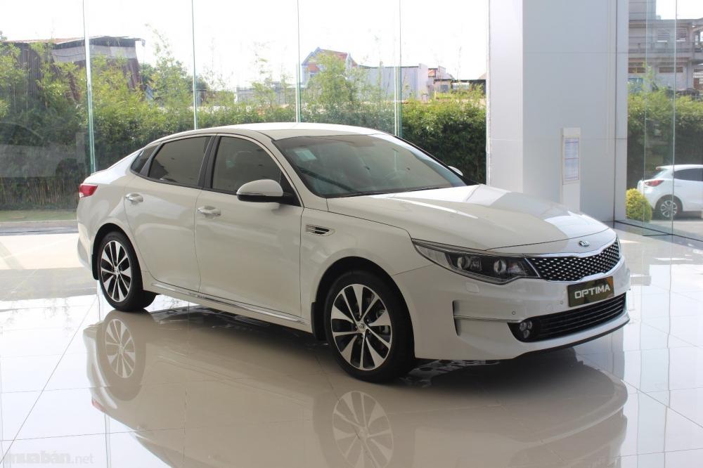 Kia Optima 2017 - Bán ô tô Kia Optima sản xuất 2017, màu trắng, nhập khẩu chính hãng