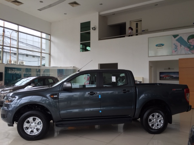 Ford Ranger XLS 4x2 MT 2017 - Ford Nam Định bán xe Ford Ranger, trả góp chỉ 130Tr có xe lăn bánh