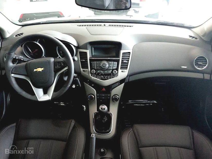 Chevrolet Cruze LTZ 1.8L 2017 - Bán Chevrolet Cruze - Chỉ với 50tr đã mua được chiếc xe mơ ước, hổ trợ nhiệt tình