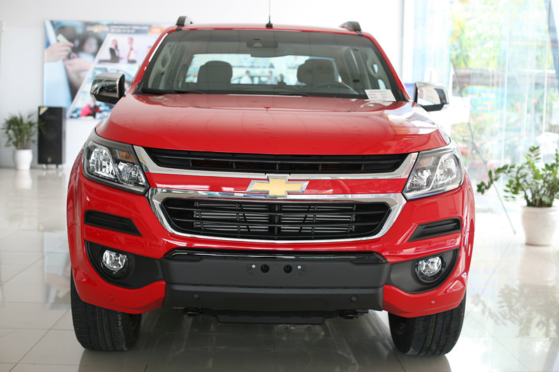 Chevrolet Colorado 2017 - Cần bán xe Chevrolet Colorado 2017, màu đỏ, nhập khẩu