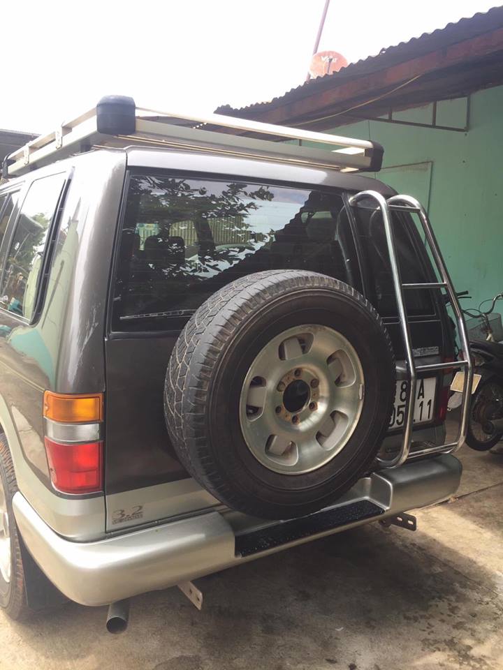 Isuzu Trooper 1997 - Bán xe Isuzu Trooper đời 1997, màu bạc, 130tr