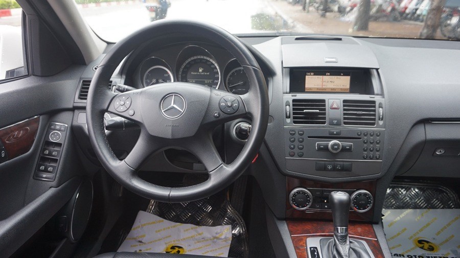 Mercedes-Benz C C250 2010 - Bán ô tô Mercedes C250 đời 2010, màu trắng, xe nhập, giá chỉ 600 triệu
