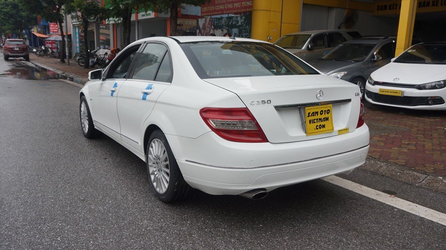 Mercedes-Benz C C250 2010 - Bán ô tô Mercedes C250 đời 2010, màu trắng, xe nhập, giá chỉ 600 triệu